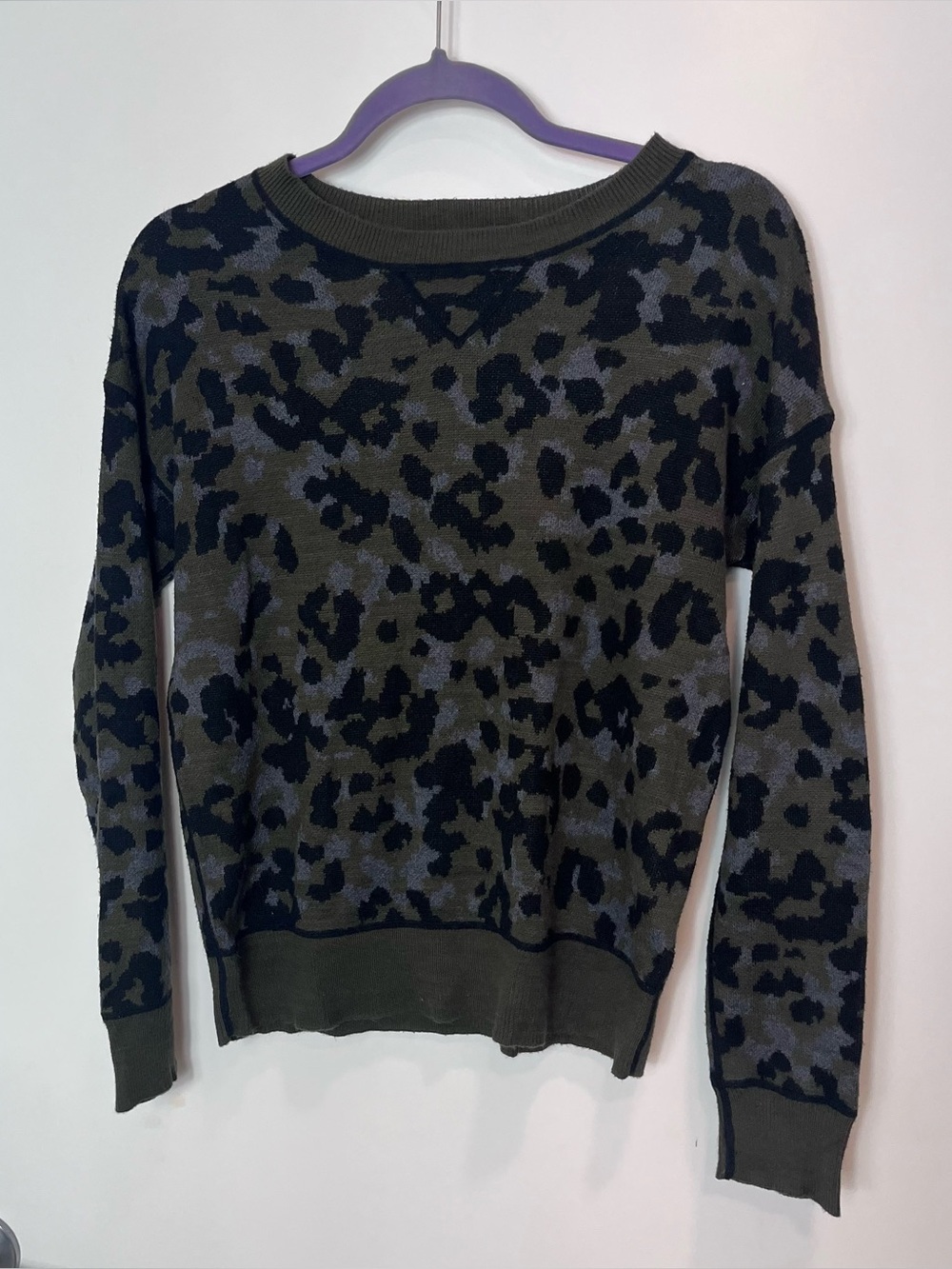 Anthropologie Ethan Camo Crew Neck Leopard Print Sweater Green Gray Black Small